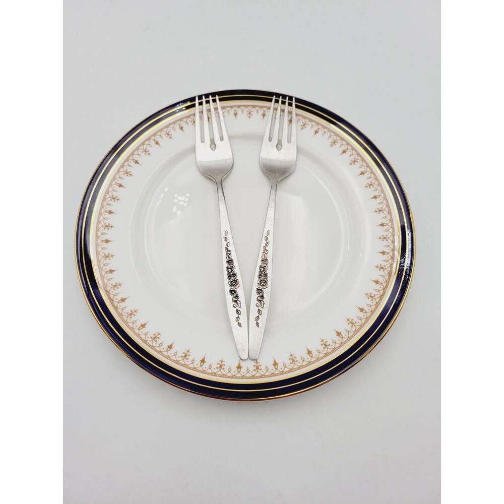 International Deep Silver LAUREL MIST Salad Forks Set 2 Silverplate Flatware Vtg